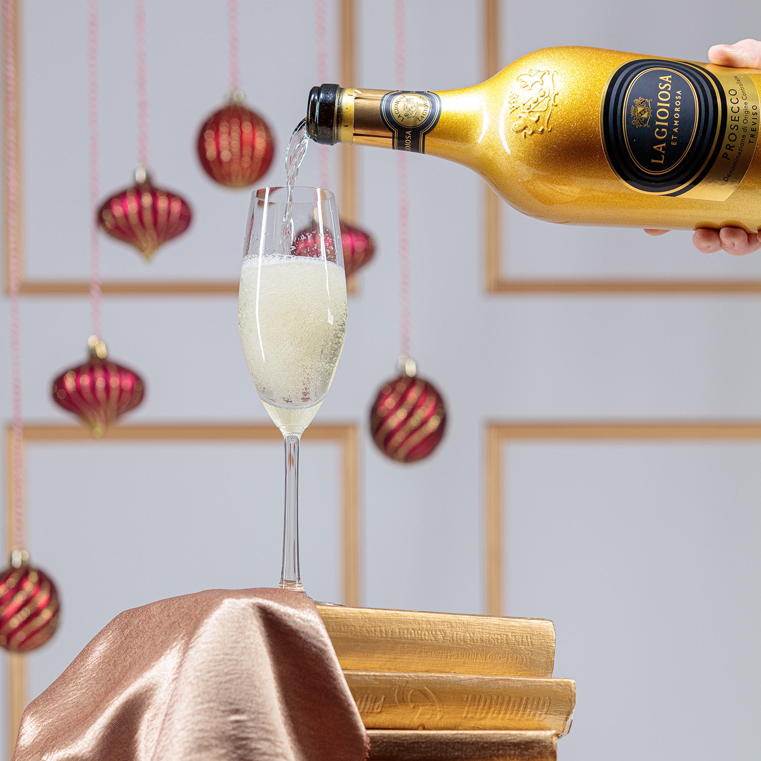 The Prosecco and Treats Christmas Crate
