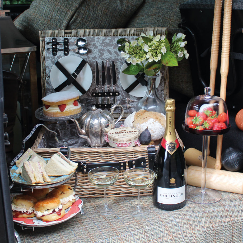 Woodland Walk 4 Person Picnic Hamper | National Trust
